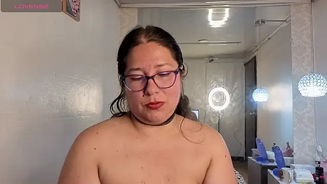 Snapshot of scarlett_widow_ chatting on 06.02.26 scarlett widow online show from 06.02.26