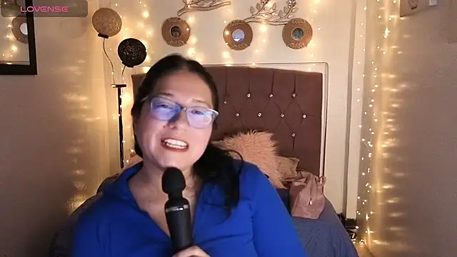 Snapshot of scarlett_widow_ chatting on 07.11.26 scarlett widow online show from 07.11.26