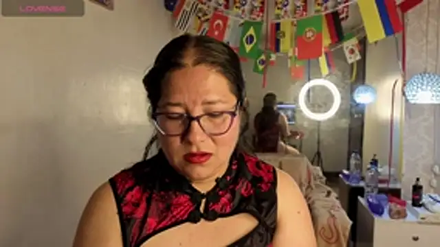 Snapshot of scarlett_widow_ chatting on 07.18.26 scarlett widow online show from 07.18.26