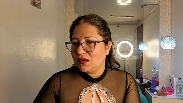 Snapshot of scarlett_widow_ chatting on 07.20.26 scarlett widow online show from 07.20.26