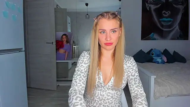 Snapshot of MashaFromRussia__ chatting on 11.06.25 MashaFromRussia online show from 11.06.25