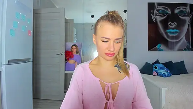 Snapshot of MashaFromRussia__ chatting on 11.11.25 MashaFromRussia online show from 11.11.25