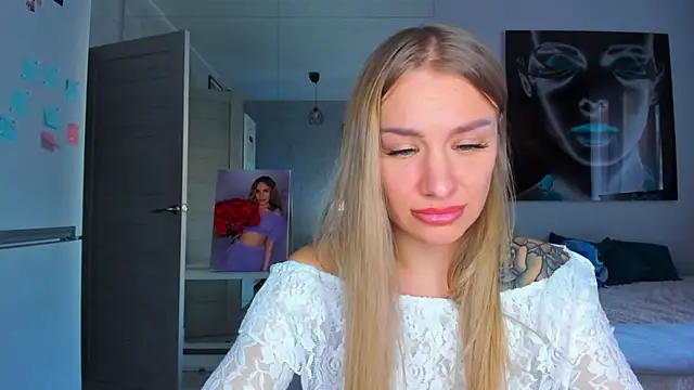 Snapshot of MashaFromRussia__ chatting on 11.15.25 MashaFromRussia online show from 11.15.25