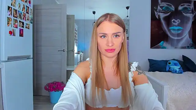 Snapshot of MashaFromRussia__ chatting on 11.27.25 MashaFromRussia online show from 11.27.25