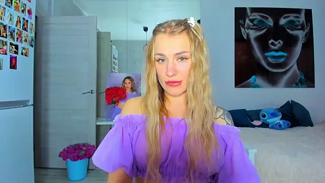 Snapshot of MashaFromRussia__ chatting on 11.30.25 MashaFromRussia online show from 11.30.25