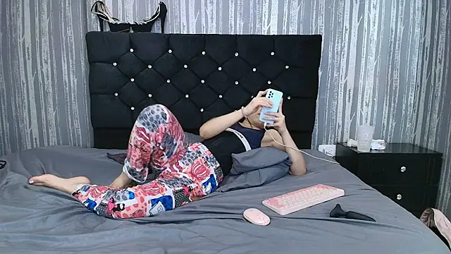 Alicee Moonn online show from 11.15.25