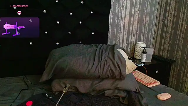 Alicee Moonn online show from 04.16.26