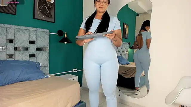 tamara lovv online show from 11.28.25