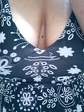 SweettyNaugthy online show from 11.28.25