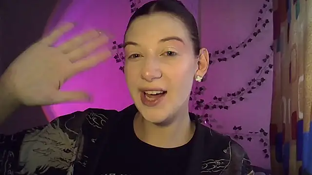 Lily Ember online show from 10.17.25