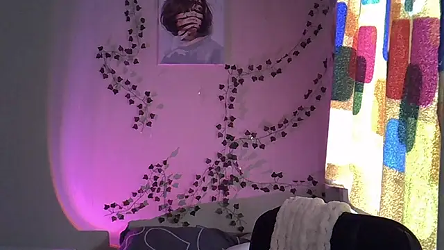 Lily Ember online show from 10.23.25