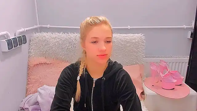 EvetteRose online show from 03.28.26