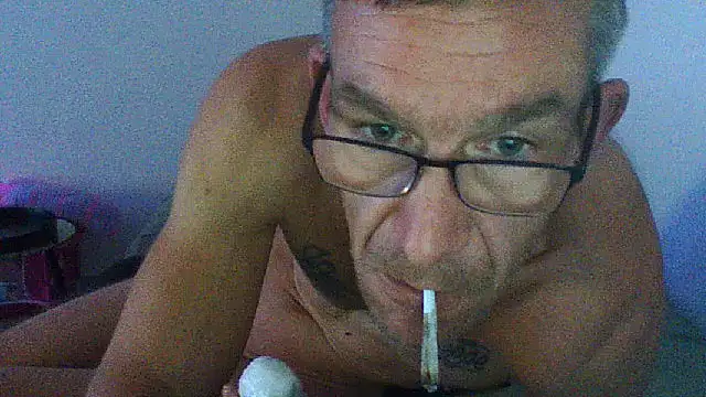 Snapshot of Kevinhot38 chatting on 10.27.25 Kevinhot38 online show from 10.27.25