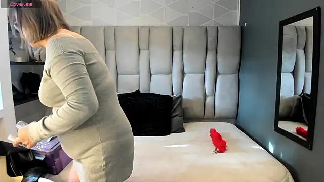 Charlot milf online show from 03.07.26