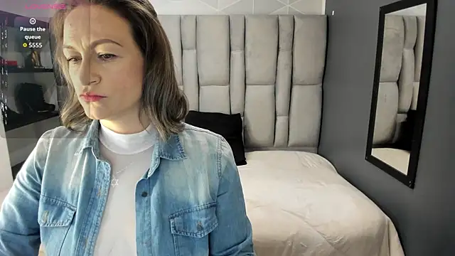 Charlot milf online show from 03.26.26