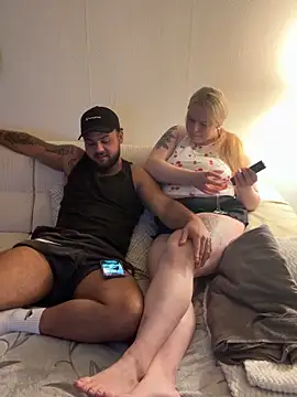 Snapshot of Queenieml chatting on 09.08.25 Queenieml online show from 09.08.25