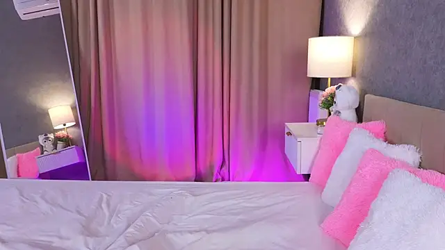 Snapshot of SweetyLali chatting on 10.11.25 SweetyLali online show from 10.11.25
