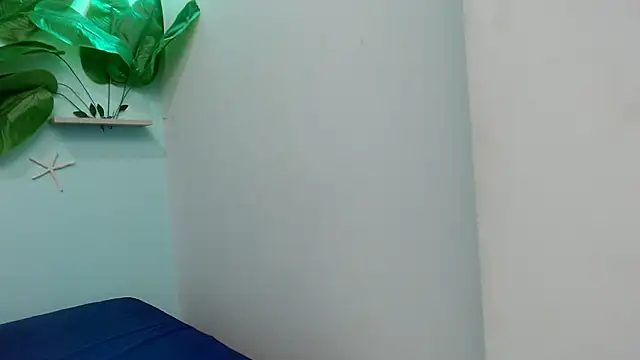 eladyrous98 online show from 12.23.25