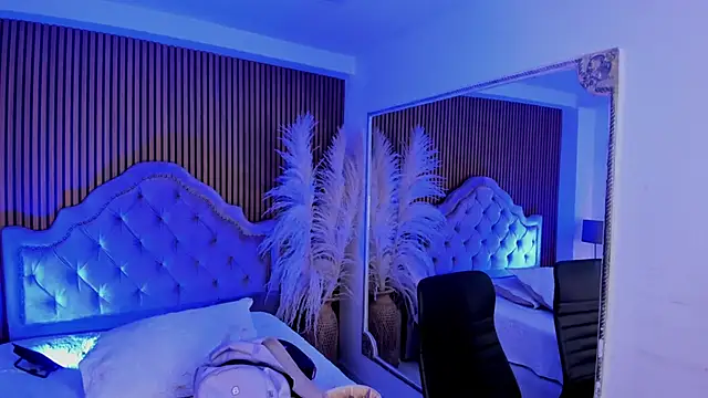 Snapshot of SelenaStonne chatting on 02.19.26 SelenaStonne online show from 02.19.26