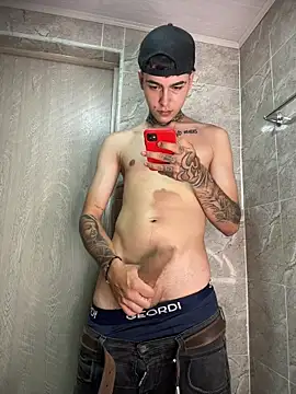 Snapshot of samm4044 chatting on 12.15.25 samm4044 online show from 12.15.25