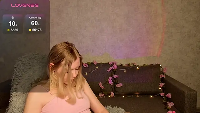 Snapshot of Wendy_228 chatting on 10.31.25 Wendy 228 online show from 10.31.25