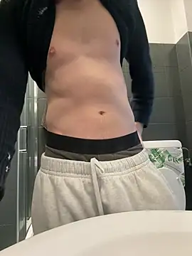 Snapshot of mario231197 chatting on 02.18.26 mario231197 online show from 02.18.26