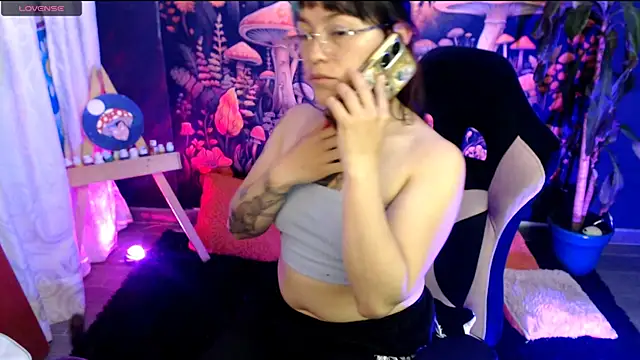 LunaBunny8 online show from 01.14.26