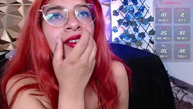 Snapshot of lunaBloom1 chatting on 10.02.25 lunaBloom1 online show from 10.02.25