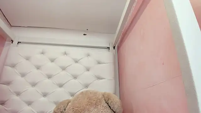 Snapshot of eimy_skinny_ chatting on 02.27.26 eimy skinny online show from 02.27.26