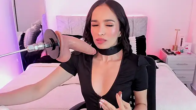 Taylormaxwell online show from 10.10.25