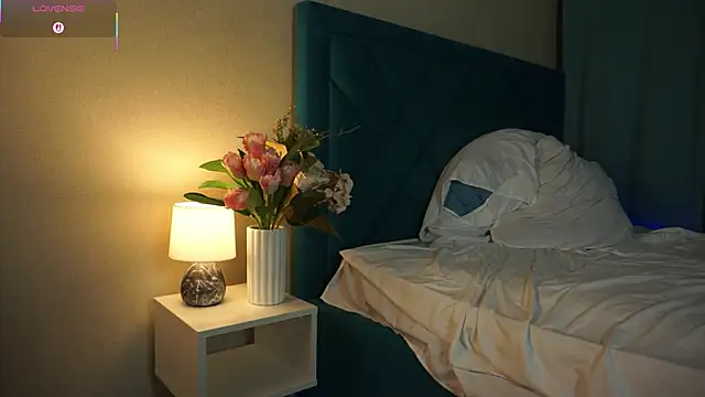 ywixos online show from 11.13.25