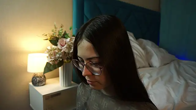 ywixos online show from 12.14.25