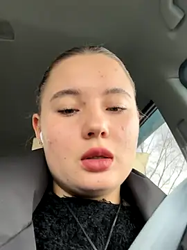 Snapshot of StephanieMur chatting on 10.03.25 StephanieMur online show from 10.03.25