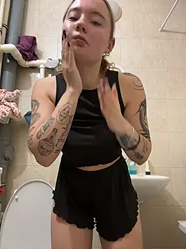 StephanieMur online show from 11.27.25