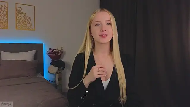 Adele Armas online show from 10.08.25