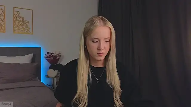 Adele Armas online show from 10.09.25
