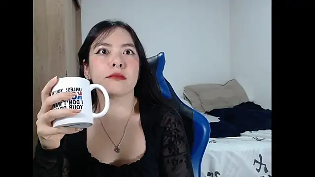 EloiseJun online show from 03.26.26