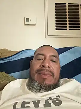 Snapshot of julio_p chatting on 10.16.25 julio p online show from 10.16.25