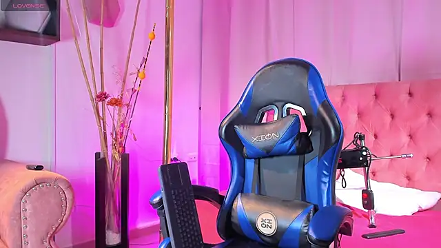  taylor black online show from 04.03.26