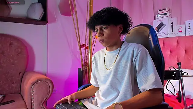  taylor black online show from 04.06.26