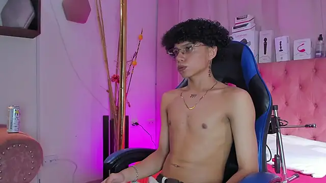  taylor black online show from 04.17.26