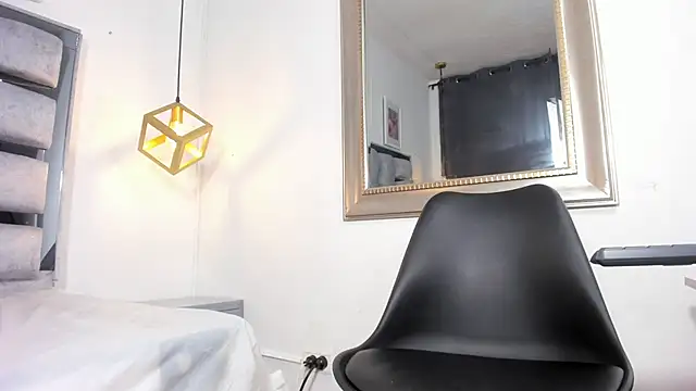 lianfox  online show from 10.24.25