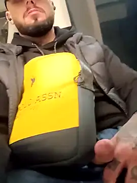 Snapshot of Barber33zk chatting on 09.24.25 Barber33zk online show from 09.24.25