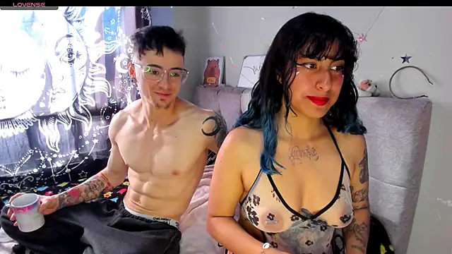 Snapshot of puepleholly chatting on 10.02.25 puepleholly online show from 10.02.25