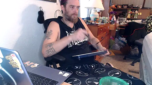 Snapshot of thejuicybacon chatting on 09.15.25 thejuicybacon online show from 09.15.25