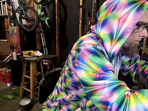 Snapshot of thejuicybacon chatting on 10.21.25 thejuicybacon online show from 10.21.25