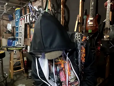 Snapshot of thejuicybacon chatting on 10.23.25 thejuicybacon online show from 10.23.25