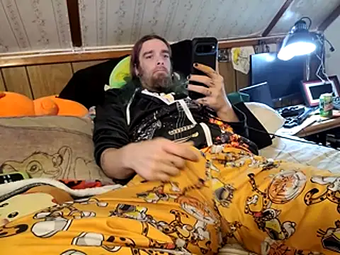 Snapshot of thejuicybacon chatting on 11.05.25 thejuicybacon online show from 11.05.25