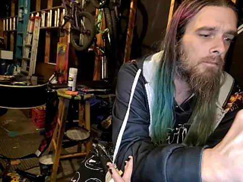 Snapshot of thejuicybacon chatting on 11.18.25 thejuicybacon online show from 11.18.25