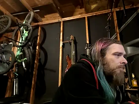 Snapshot of thejuicybacon chatting on 11.21.25 thejuicybacon online show from 11.21.25